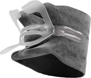 An image of a neck brace with a clip on it.